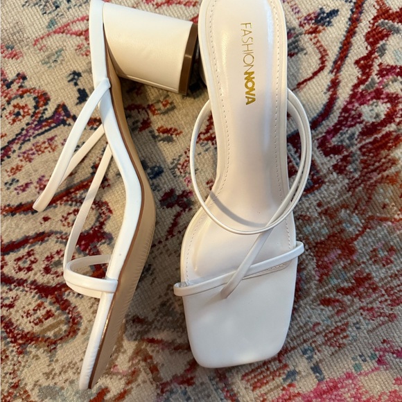 NWOT Pristine 3″ Heeled Mules - White Size 9 - Picture 2 of 3